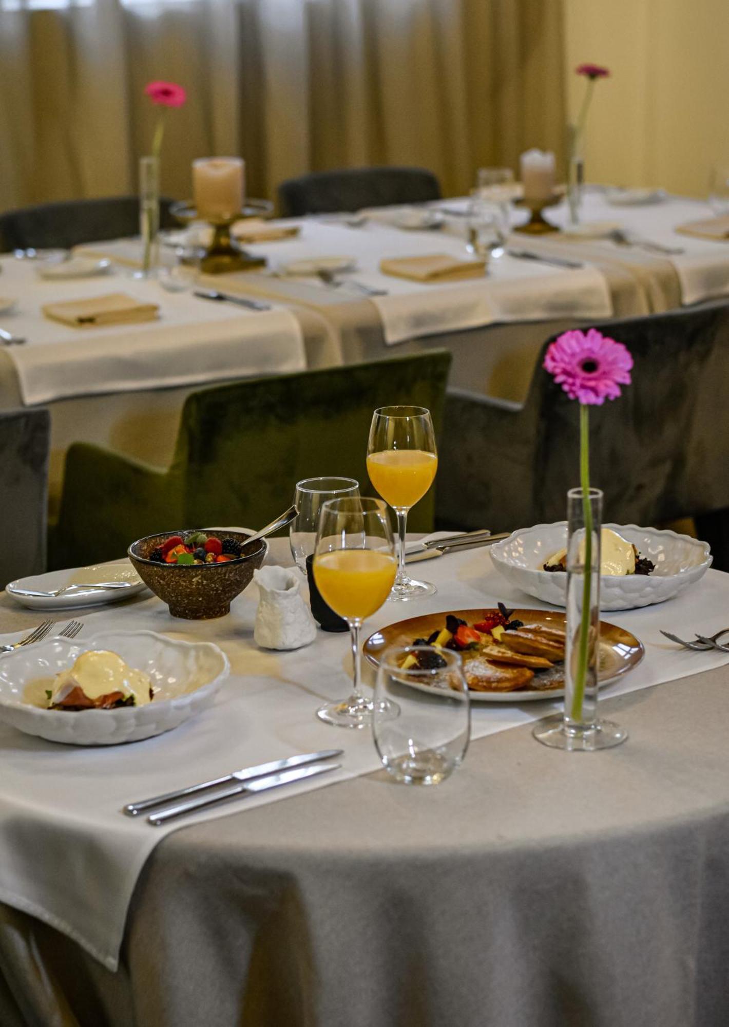 Hotel Monte Pacis In Pazaislis Kaunas Esterno foto
